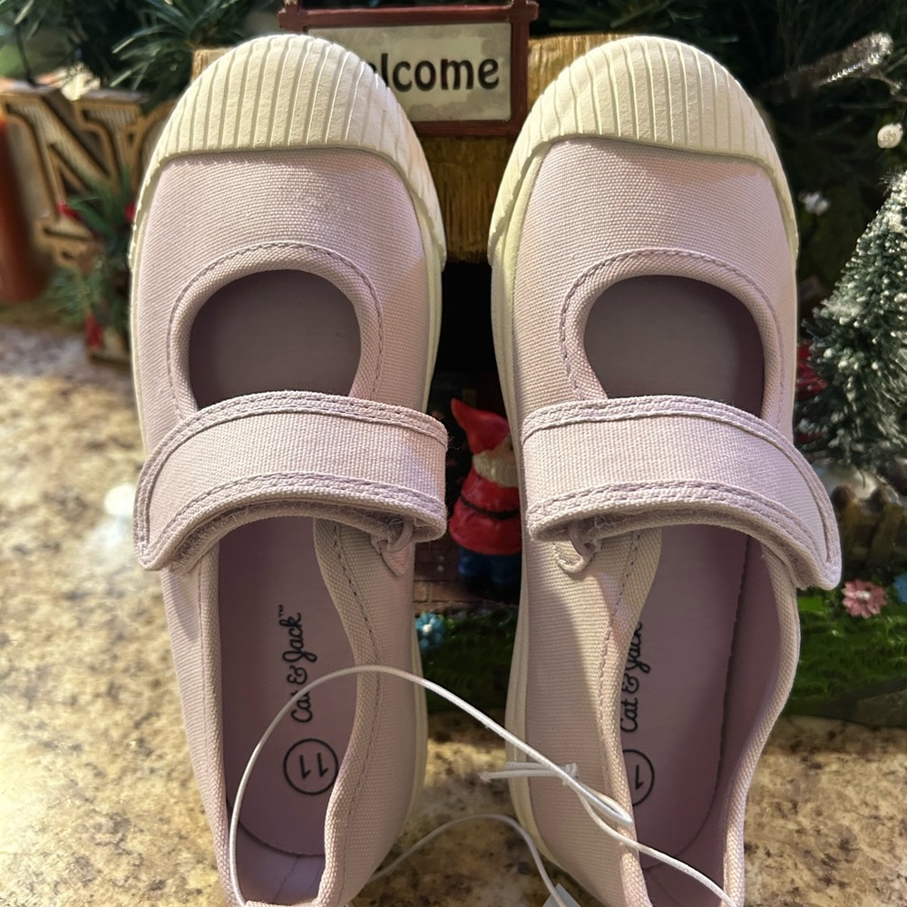 Girls shoes